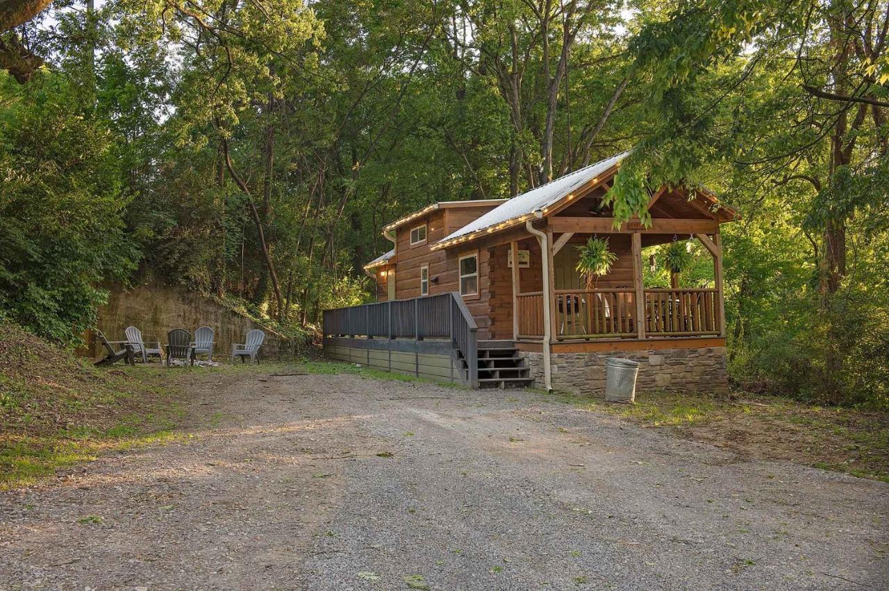 Thomas Cabin Forest Tiny Cabin With Hot Tub 查塔努加 外观 照片