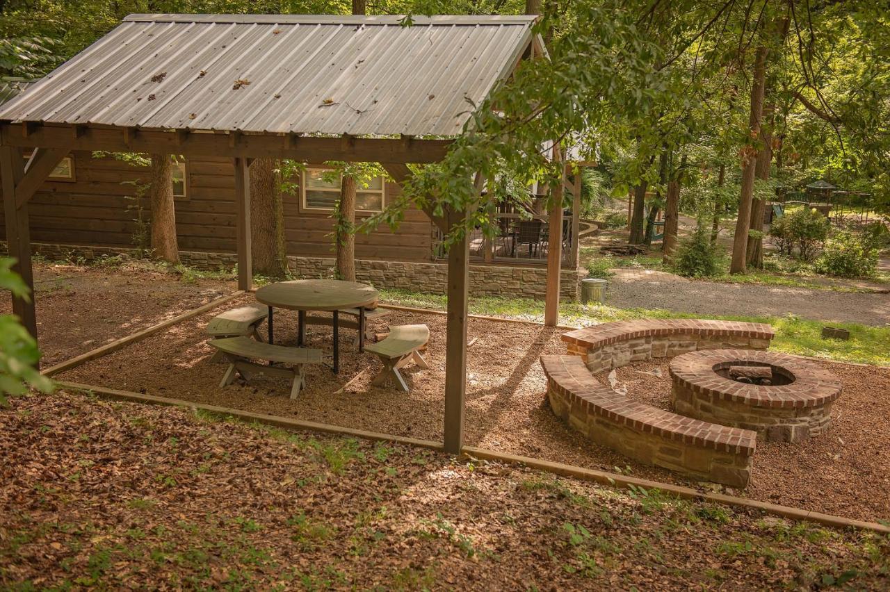 Thomas Cabin Forest Tiny Cabin With Hot Tub 查塔努加 外观 照片